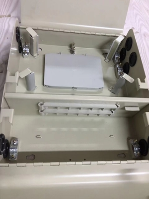 PLCスプリッターとピッグテールジャンパーフリー光ファイバー付きの屋外鉄2ドア通信キャビネット
