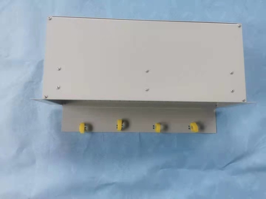 1x2 1x4 1x8 アドバンスト・テクノロジーのための 4U 19 &quot;ラックマウント光ファイバースプリッターキャビネット