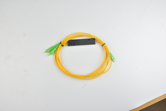 1x2 4 8 16 箱 PLC G657A1 0.9mm SCUPC 方向性 dB ≥55 のためのコナー化光ファイバーPLCスプリッター