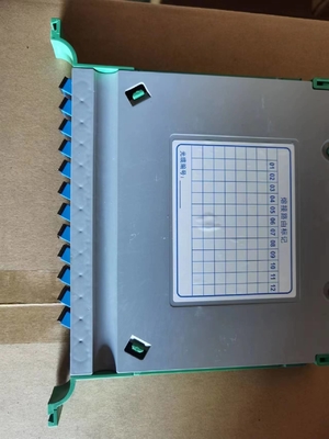 FTTX ODB NAP FTTH プラスチックの光ファイバースプライスケーブル用 12コア小型スプライストレイ