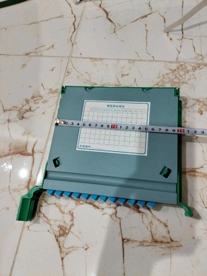 FTTX ODB NAP FTTH プラスチックの光ファイバースプライスケーブル用 12コア小型スプライストレイ