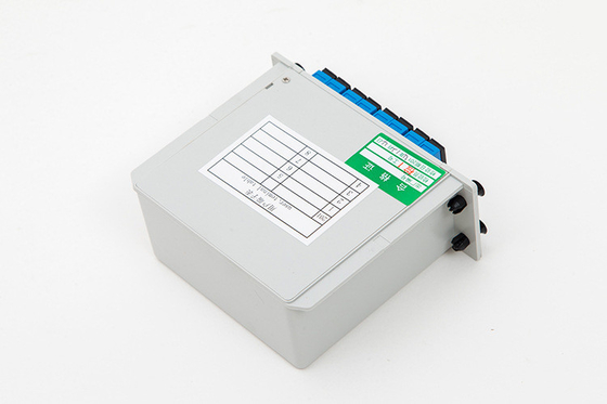1x16 LGX SC APC UPC スペース節約ソリューションのためのPLCスプリッター
