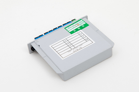 ファイバータイプ G657A 1x8 SC APC PLC カセット 信号伝送のための光ファイバースプリッター