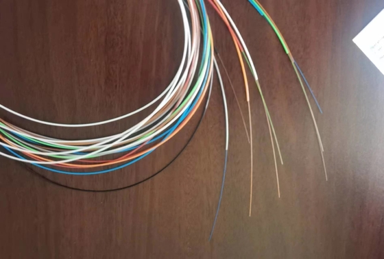 FTTX ODB NAP FTTH 2*8 スチールチューブPLCスプリッタ 接続器なし 高強度糸